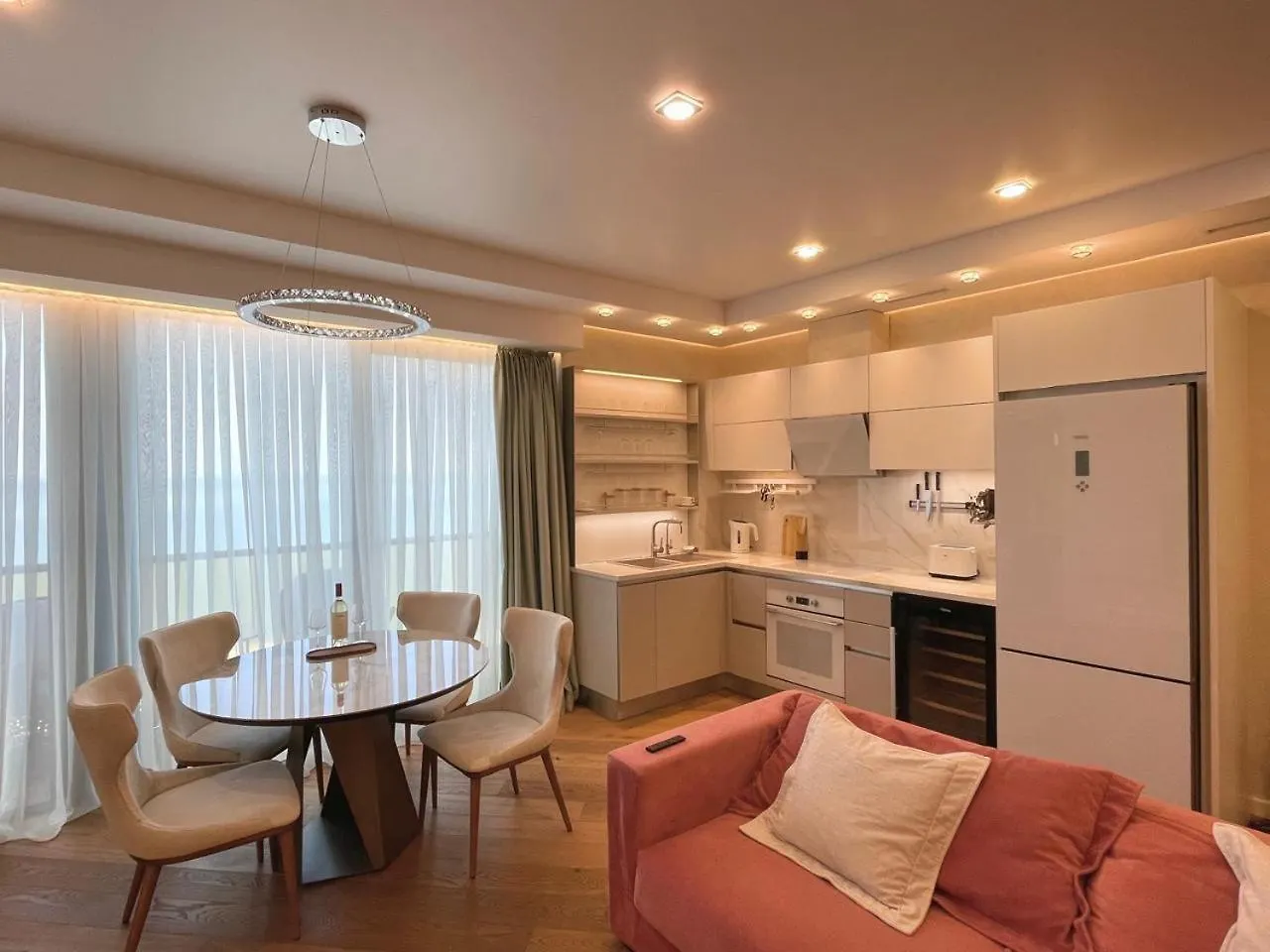 Onyx Apartment Batumi 0*,